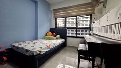 Tampines Street 61 (Tampines), Multi Generation #558618281